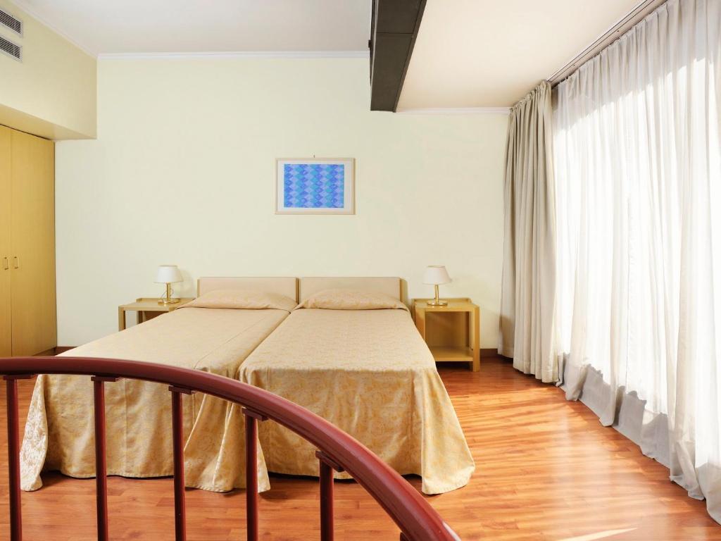 Hotel Mayfair Residence Rome Bilik gambar