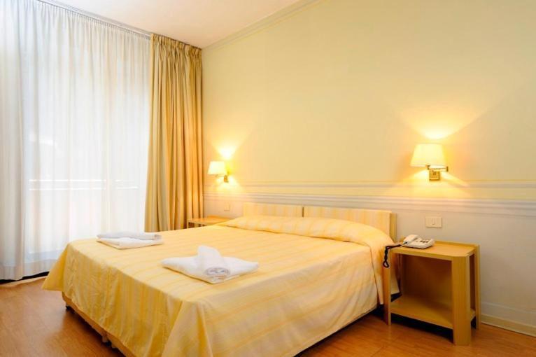 Hotel Mayfair Residence Rome Bilik gambar