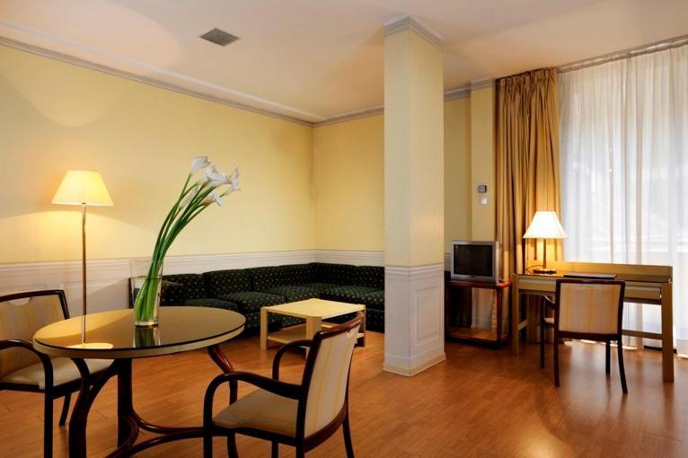 Hotel Mayfair Residence Rome Bilik gambar